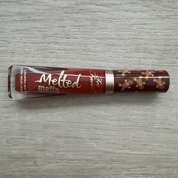 Too Faced "Gingerbread Man" liquid lipstick - Picture 2 of 8